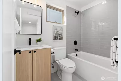 12044 Hiram Place NE #A, Seattle, WA 98125 - Photo 15