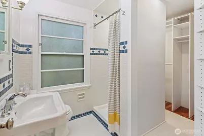 8060 Dibble Avenue NW, Seattle, WA 98117 - Photo 15