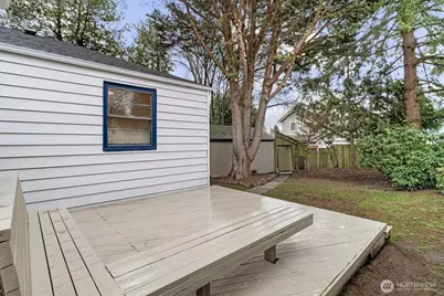 8060 Dibble Avenue NW, Seattle, WA 98117 - Photo 29