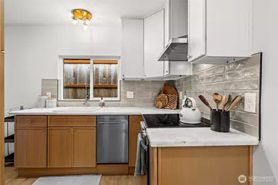 1604 NW 70th Street, Seattle, WA 98117 - Photo 9