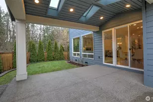 21801 SE 1st St, Sammamish, WA 98074 - Photo 33