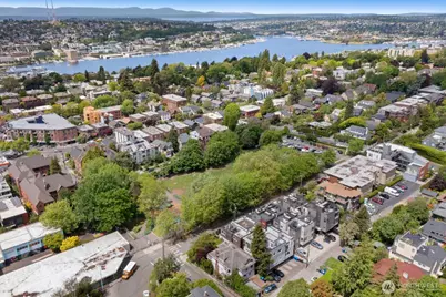 702 11th Avenue E, Seattle, WA 98102 - Photo 13