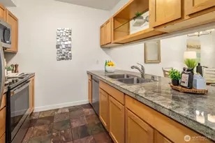 300 110th Ave NE, Bellevue, WA 98004 - Photo 13