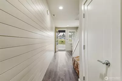 281 SW 97th Place, Seattle, WA 98106 - Photo 3