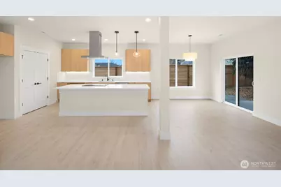 910 S 138th Street #A, Burien, WA 98168 - Photo 5