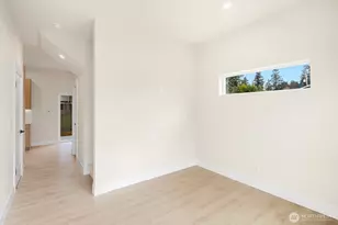 910 S 138th St, Burien, WA 98168 - Photo 5