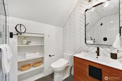 7060 Dibble Avenue NW, Seattle, WA 98117 - Photo 19