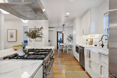 7060 Dibble Avenue NW, Seattle, WA 98117 - Photo 13