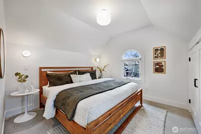 7060 Dibble Avenue NW, Seattle, WA 98117 - Photo 17