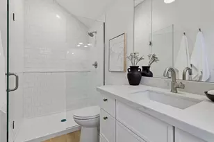 2806 W Dravus St, Seattle, WA 98199 - Photo 17