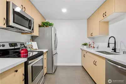 12607 SE 41 Place #H208, Bellevue, WA 98006 - Photo 7