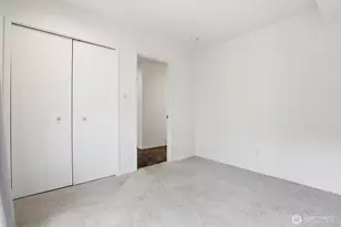 619 Federal Ave E, Seattle, WA 98102 - Photo 29