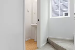 619 Federal Ave E, Seattle, WA 98102 - Photo 15