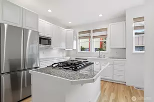 619 Federal Ave E, Seattle, WA 98102 - Photo 13