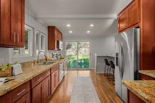 3928 S Pilgrim St, Seattle, WA 98118 - Photo 9