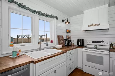 33540 Manke Road E, Harrington, WA 99134 - Photo 3