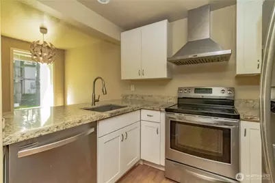 17425 119th Lane SE #D12, Renton, WA 98058 - Photo 1