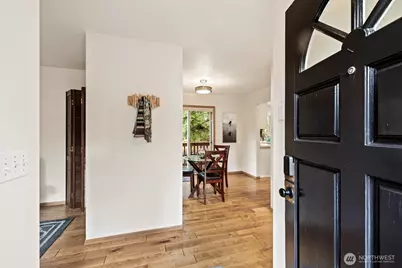 2710 NE 105th Street, Seattle, WA 98125 - Photo 5