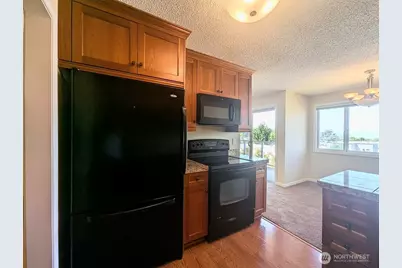 520 Maple Street #204, Edmonds, WA 98020 - Photo 9