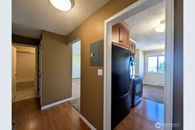 520 Maple Street #204, Edmonds, WA 98020 - Photo 7