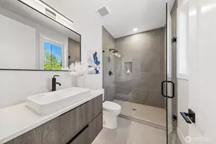 10204 NE 43rd St, Kirkland, WA 98033 - Photo 21