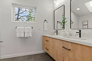 12834 Ashworth Ave N, Seattle, WA 98133 - Photo 23