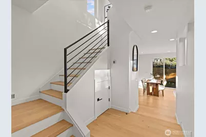 12834 Ashworth Avenue N, Seattle, WA 98133 - Photo 7