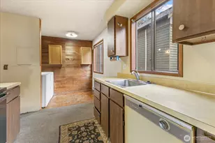 9256 Interlake Ave N, Seattle, WA 98103 - Photo 29