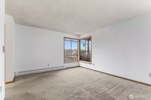 9256 Interlake Ave N, Seattle, WA 98103 - Photo 13