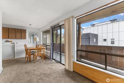 9256 Interlake Avenue N, Seattle, WA 98103 - Photo 21