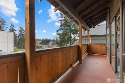 9256 Interlake Avenue N, Seattle, WA 98103 - Photo 15