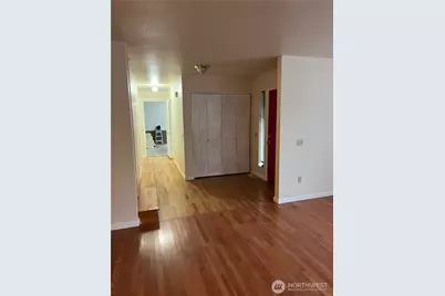 2008 Shattuck Avenue S, Renton, WA 98055 - Photo 3