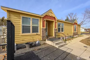 213 W Locust St, Coulee City, WA 99115 - Photo 1