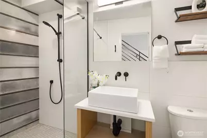 7439 Latona Avenue NE, Seattle, WA 98115 - Photo 17