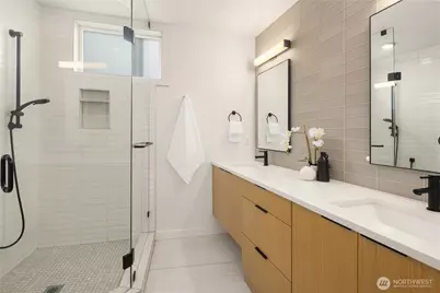 7439 Latona Avenue NE, Seattle, WA 98115 - Photo 15