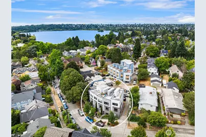 7439 Latona Avenue NE, Seattle, WA 98115 - Photo 3