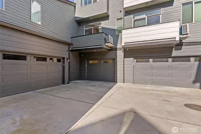 32730 Hemlock Avenue SE, Black Diamond, WA 98010 - Photo 3