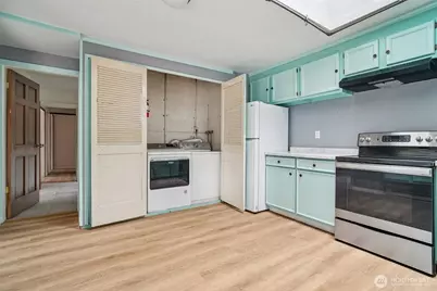 17205 Spruce Way, Lynnwood, WA 98037 - Photo 15