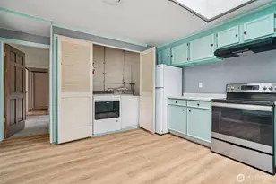 17205 Spruce Way, Lynnwood, WA 98037 - Photo 15