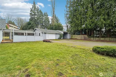 17205 Spruce Way, Lynnwood, WA 98037 - Photo 3