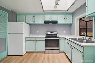 17205 Spruce Way, Lynnwood, WA 98037 - Photo 13