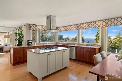 7819 175th Street SW, Edmonds, WA 98026 - Photo 11