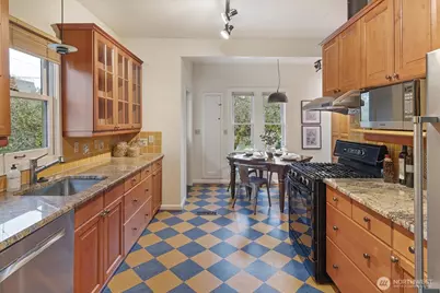 2310 N 65th Street, Seattle, WA 98103 - Photo 3