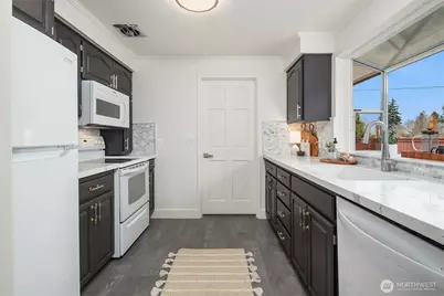 1719 Bailey Avenue, Everett, WA 98203 - Photo 15