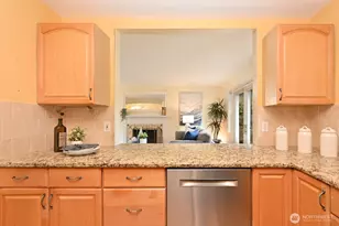 8222 38th Ave NE, Seattle, WA 98115 - Photo 13