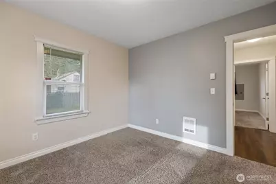 610 115th Street S, Tacoma, WA 98444 - Photo 15
