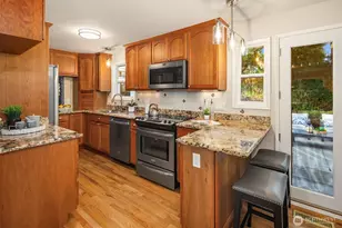 16042 Lake Hills Blvd, Bellevue, WA 98008 - Photo 7