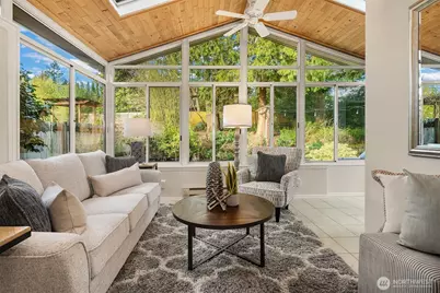 16042 Lake Hills Boulevard, Bellevue, WA 98008 - Photo 13