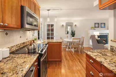 16042 Lake Hills Boulevard, Bellevue, WA 98008 - Photo 9