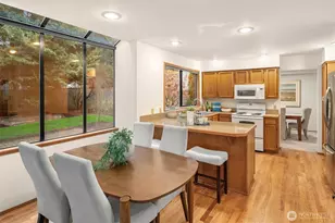 22116 NE 10th Pl, Sammamish, WA 98074 - Photo 9